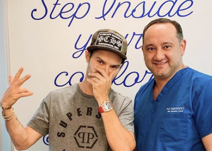Picture of Dr. Maz Ebrahimi with his male patient